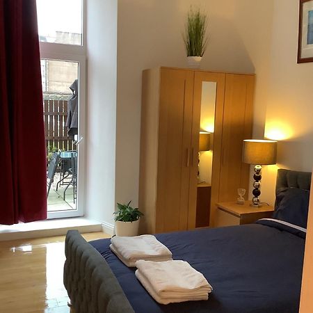 Ground Floor Apartment With Garden Glasgow Ngoại thất bức ảnh