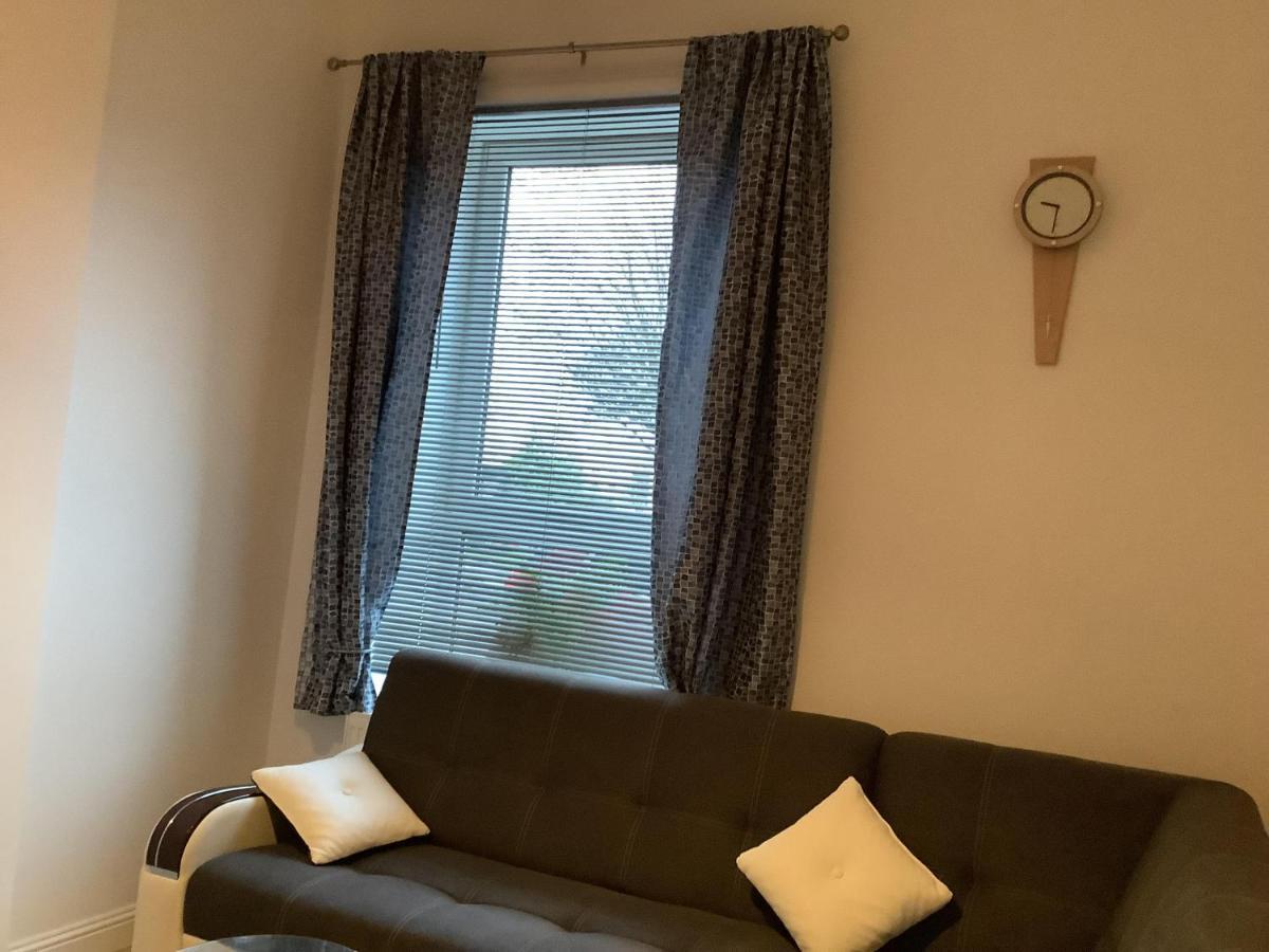 Ground Floor Apartment With Garden Glasgow Ngoại thất bức ảnh