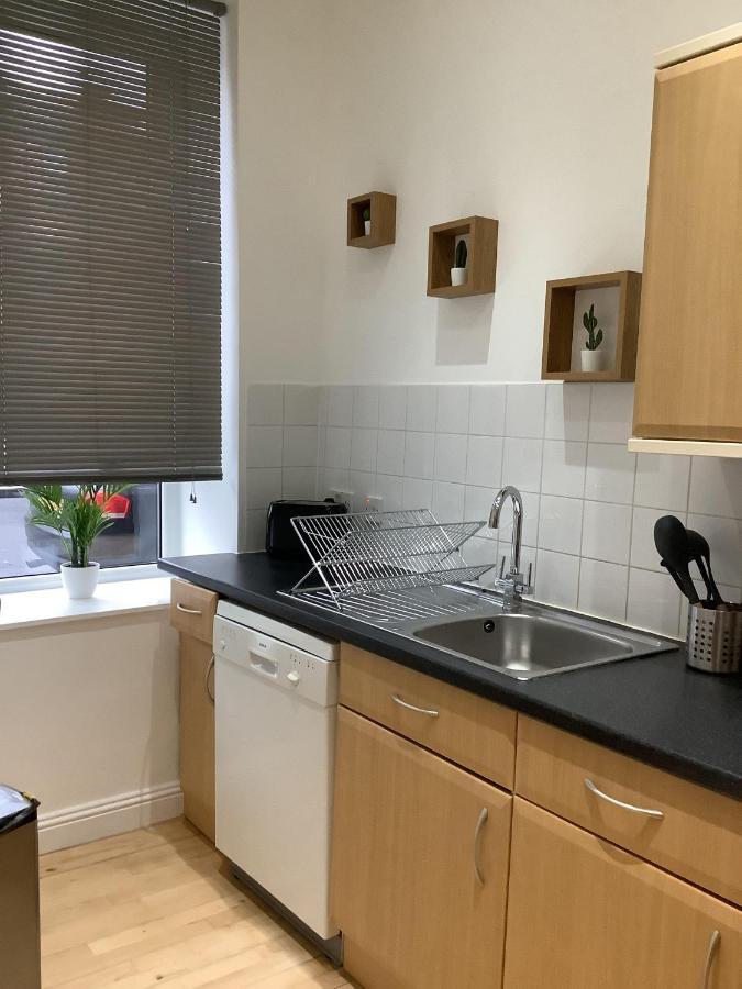 Ground Floor Apartment With Garden Glasgow Ngoại thất bức ảnh