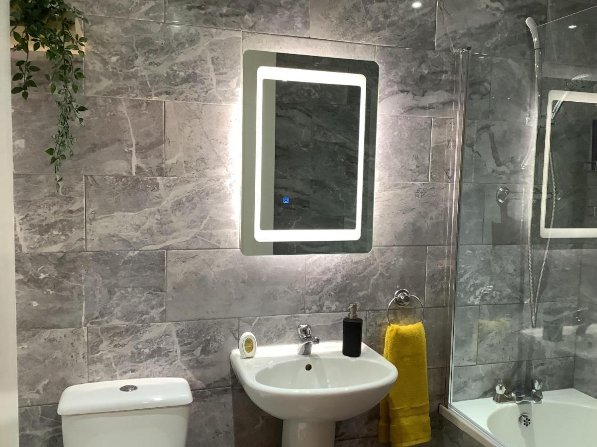 Ground Floor Apartment With Garden Glasgow Ngoại thất bức ảnh
