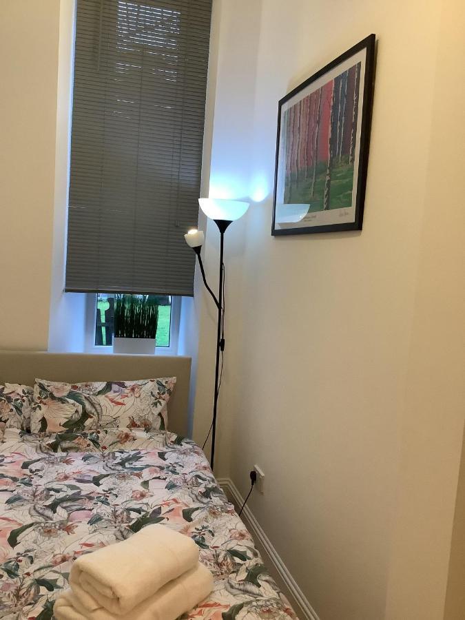 Ground Floor Apartment With Garden Glasgow Ngoại thất bức ảnh