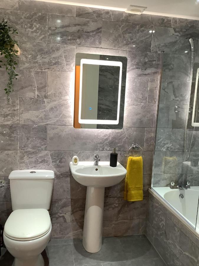 Ground Floor Apartment With Garden Glasgow Ngoại thất bức ảnh